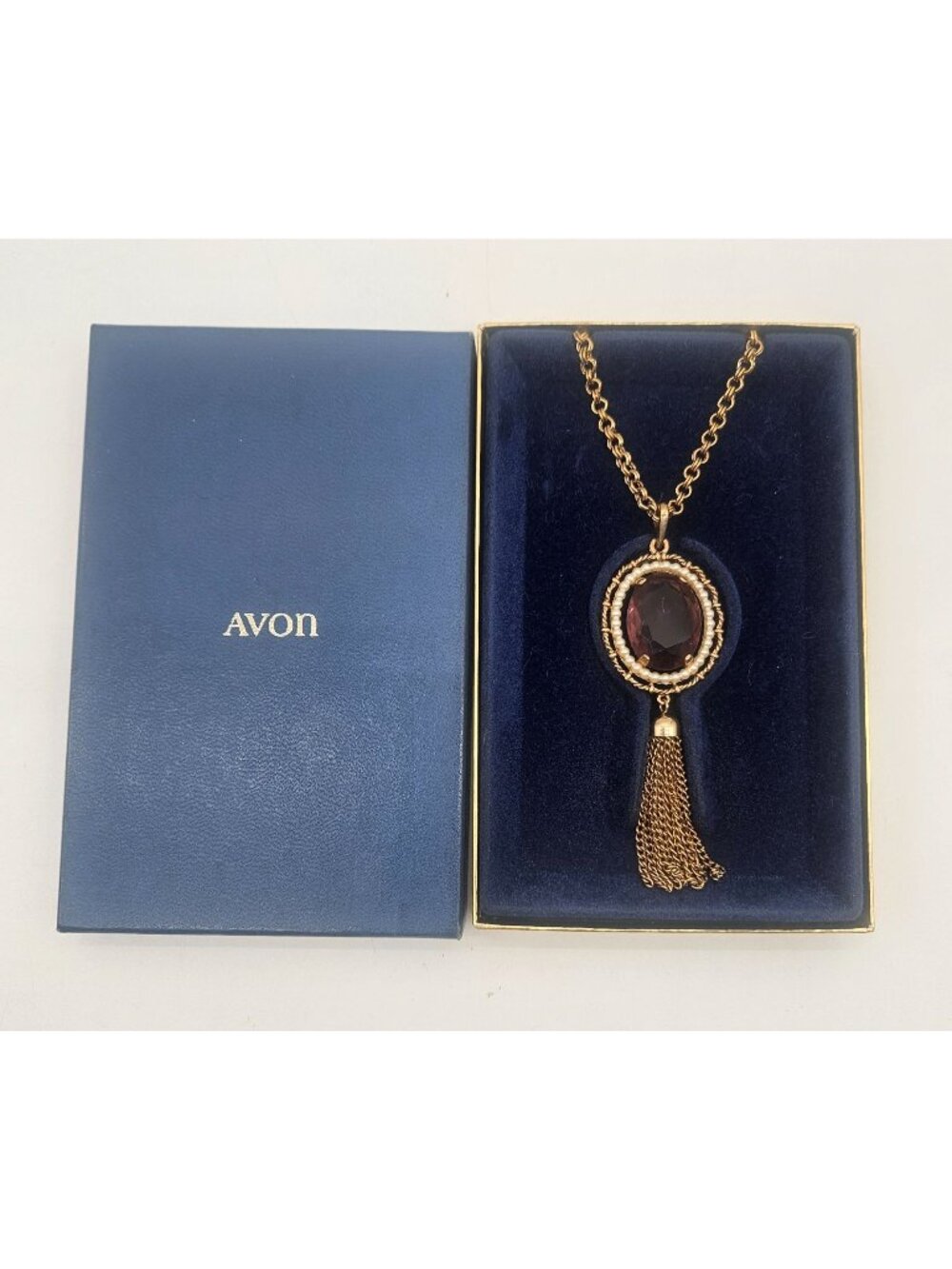 Avon Gold Tone Purple Faceted Glass Faux Pearl Tassel Pendant Necklace Boxed